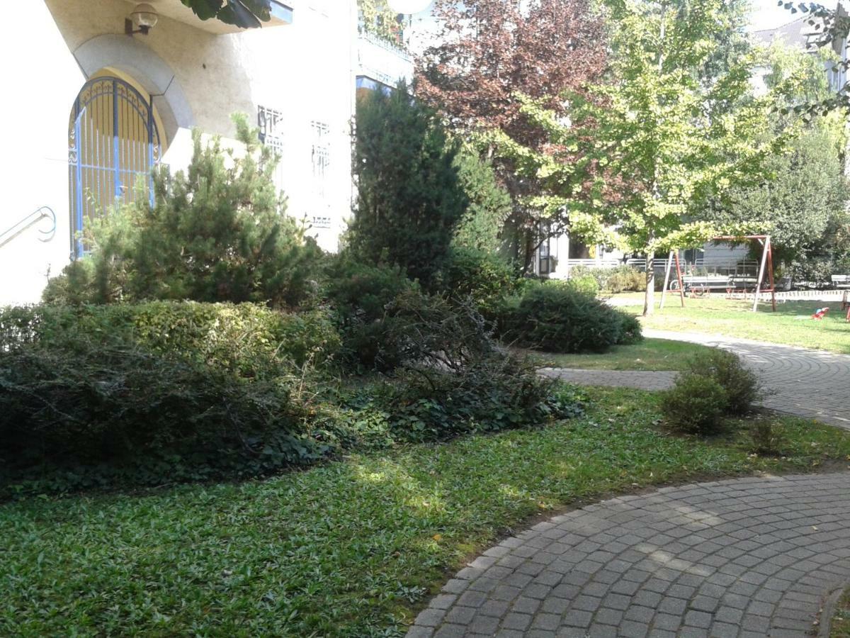 Lily Apartman Budapest Exterior foto